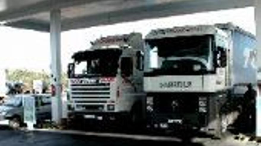 La subida del carburante obliga a parar a 280 camiones extremeños