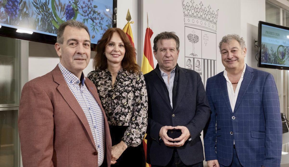 Carmelo Pérez, Carmen Herrarte, Víctor de la Sierra y Jesús Naval, en la presentación.
