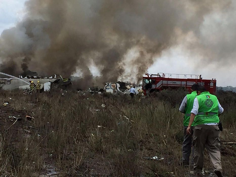 Un avión se estrella después de despegar del aeropuerto mexicano de Durango