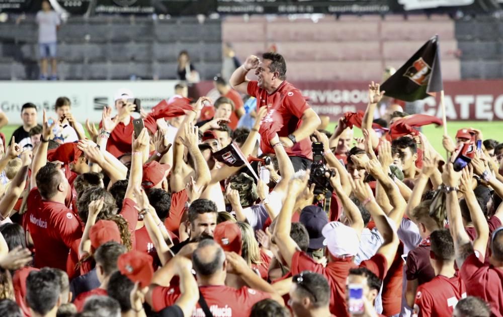 LA NUCÍA TOCA EL CIELO DE SEGUNDA B