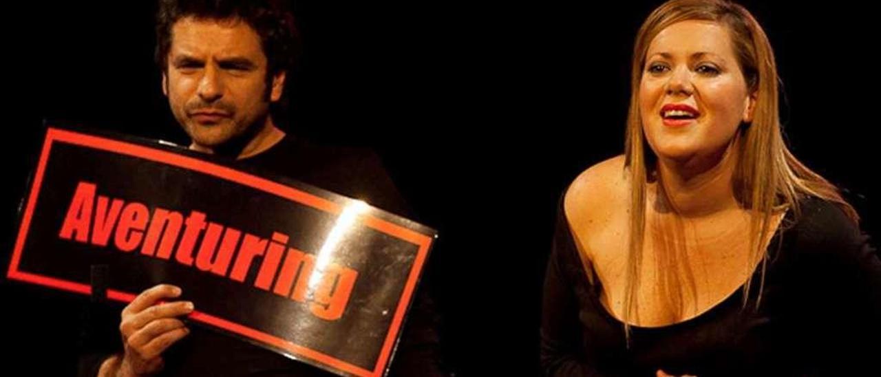 Joaquín Tejada y Paula Galimberti, en un espectáculo de improvisaciçon de Jamming.  // FdV