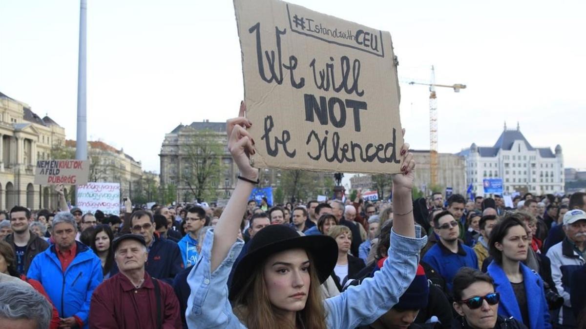 protesta en budapest contra orban