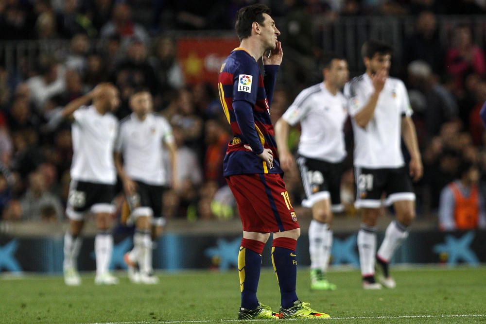 Imágenes del partido entre Barcelona y Valencia.