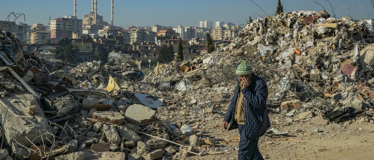 Daños materiales en la provincia turca de Kahramanmaras tras los terremotos del 6 de febrero en el sur de Turquía, cerca de la frontera con Siria