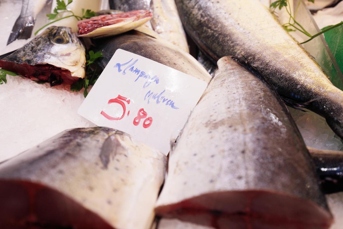 COMPRAS NAVIDEÑAS EN EL MERCADO DEL OLIVAR. MANU MIELNIEZUK