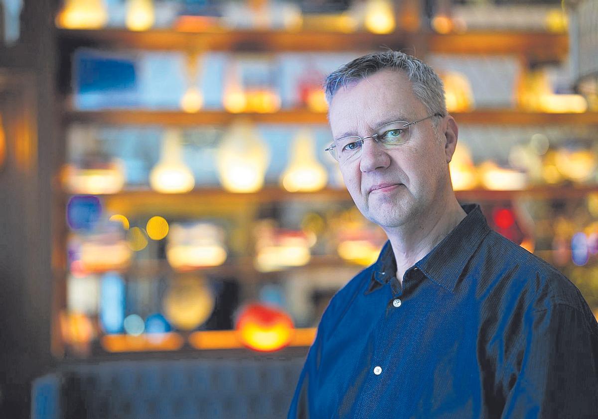 Storm és un apassionat de la història d’Espanya, en la qual es va especialitzar quan va estudiar a la Universitat de Salamanca