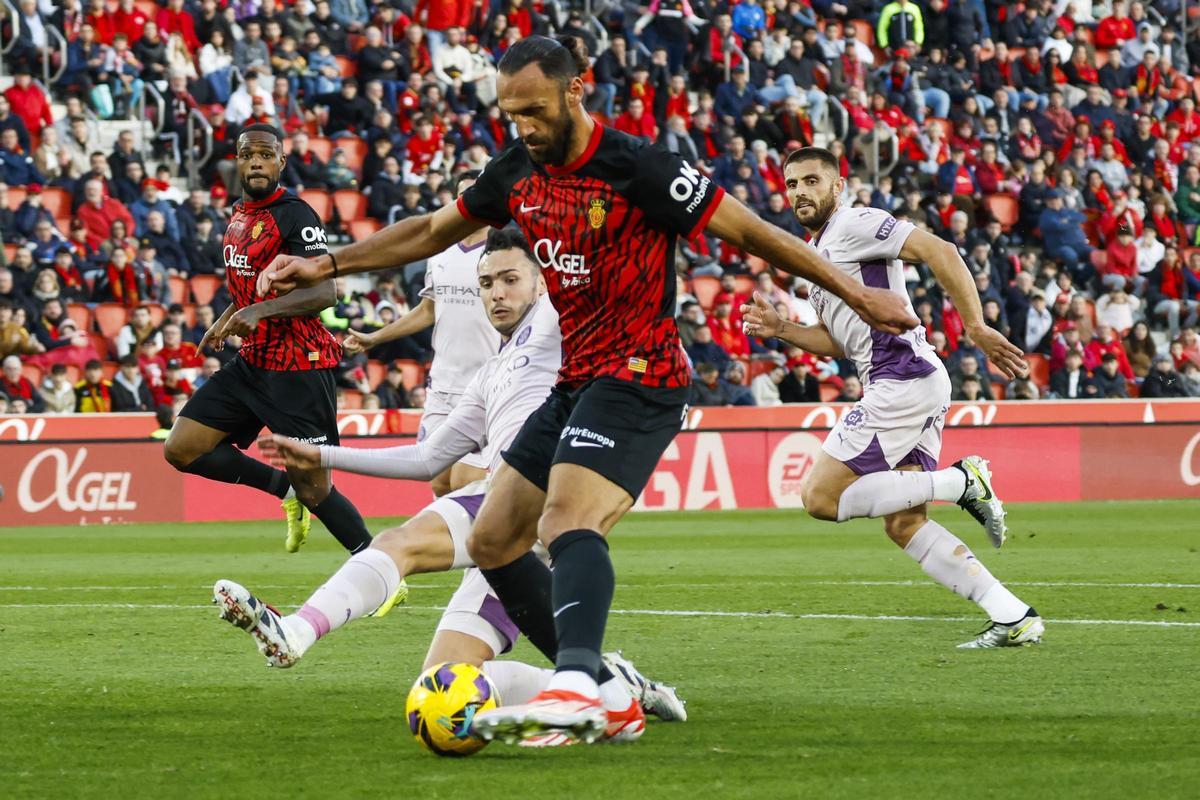 2-1. El Mallorca, con diez, tumba al Girona