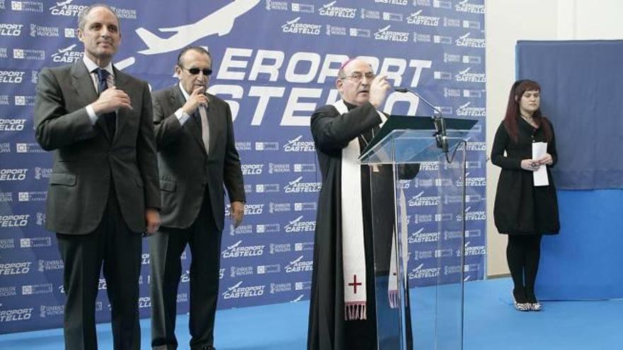 El sacristán de Onda reprocha al obispo que bendiga aeropuertos y no la boda de lesbianas