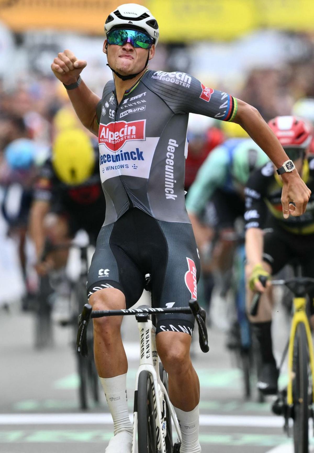 Van der Poel supera Pogacar i agafa el timó del Tour Van der Poel supera Pogacar i agafa el timó del Tour