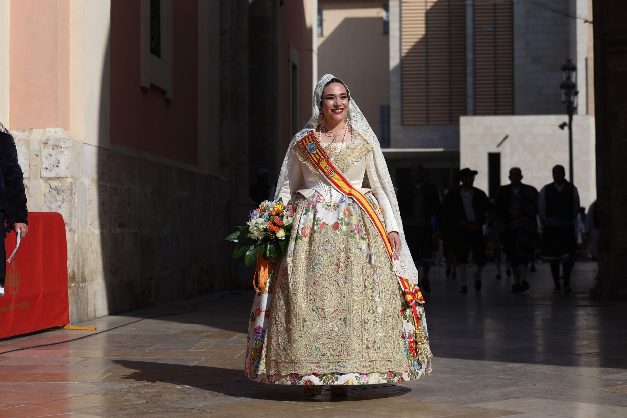 Búscate en el primer de la Ofrenda en la calle de la Paz hasta las 17 horas