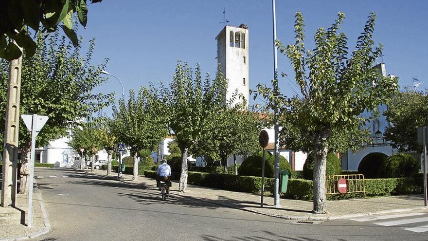 Los poblados pacenses urgen a Endesa una solución definitiva a los continuos cortes de luz