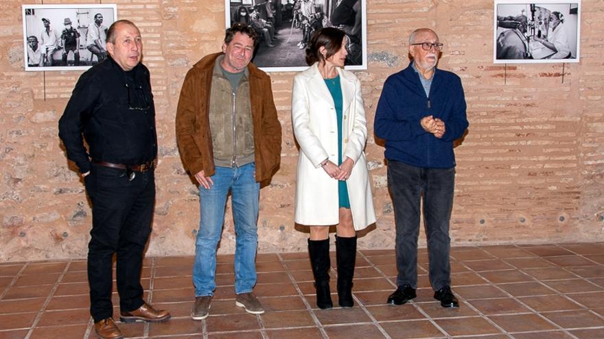 Durante la inauguración de la exposición.