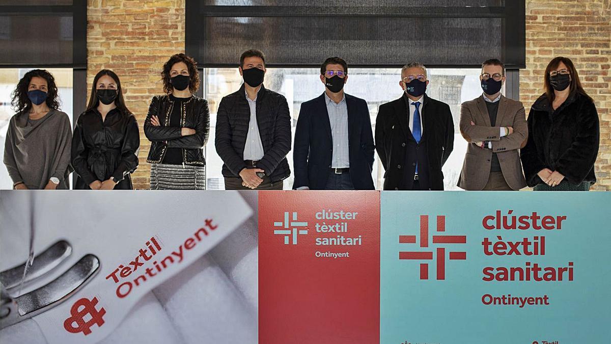 Participantes en una jornada sobre el clúster téxtil-sanitario celebrada en Ontinyent. | PERALES IBORRA