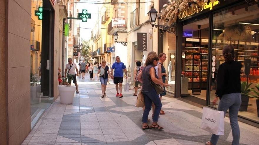 Més del 70% de les vendes de les franquícies de la zona comercial de Figueres a l&#039;estiu provenen de turistes estrangers