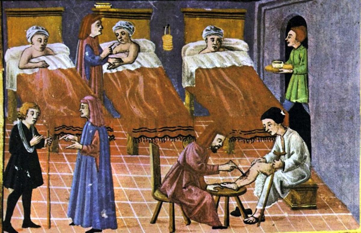 Miniatura medieval del siglo XIV que representa a un médico atendiendo a un paciente durante una epidemia de peste. Aunque anterior a los hechos narrados, refleja prácticas médicas comunes en la época, como las sangrías y la administración de brebajes, sin el uso de máscaras de pico, que son posteriores.