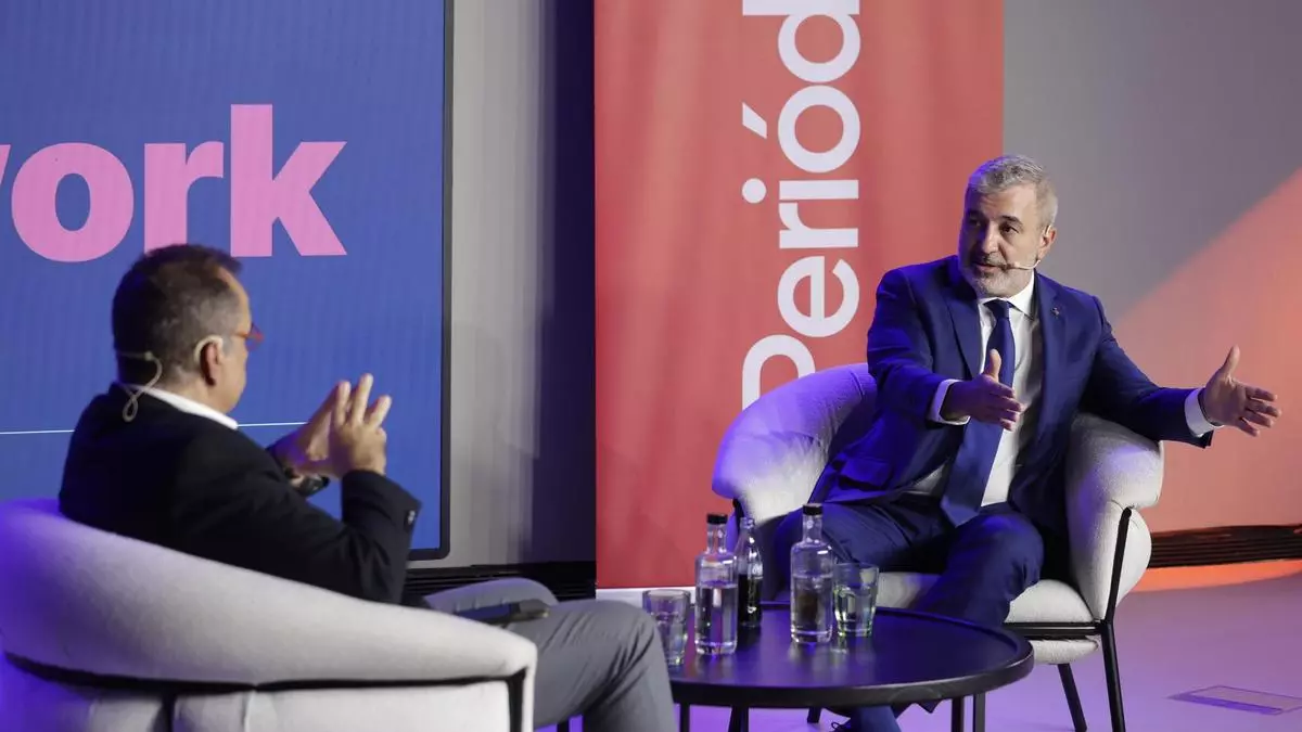 Jaume Collboni: "Este verano habrá 100 urbanos más al día en las calles de Barcelona"