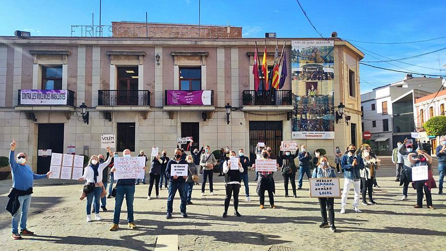 Protesta de las y los vendedores de Silla por la supresión del mercado ambulante. | AVAME
