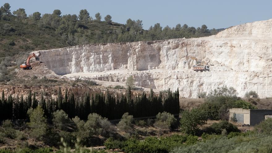 La cantera de Enguera extraerá 700.000 toneladas de roca caliza al año tras la ampliación