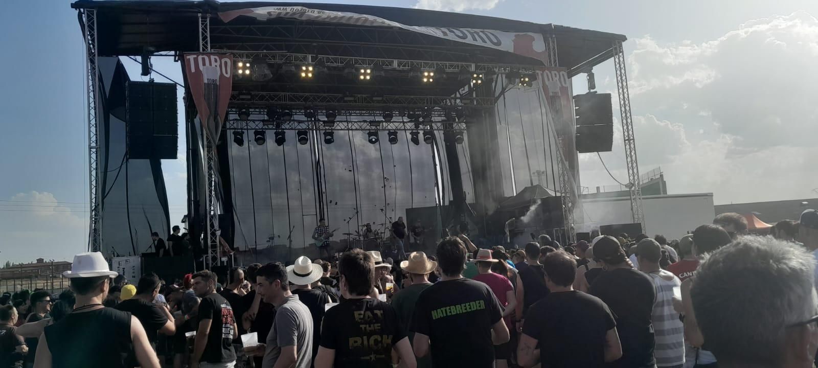 GALERÍA | La primera jornada del Festival "Vintoro" llena Toro de rock, "fuego" y un gran ambiente