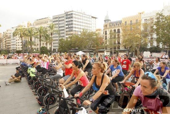 Búscate en la galería de la jornada contra el cáncer en Valencia