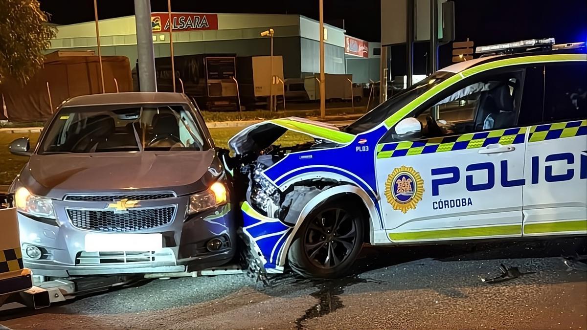 Estado en el que quedaron los coches tras el golpe.