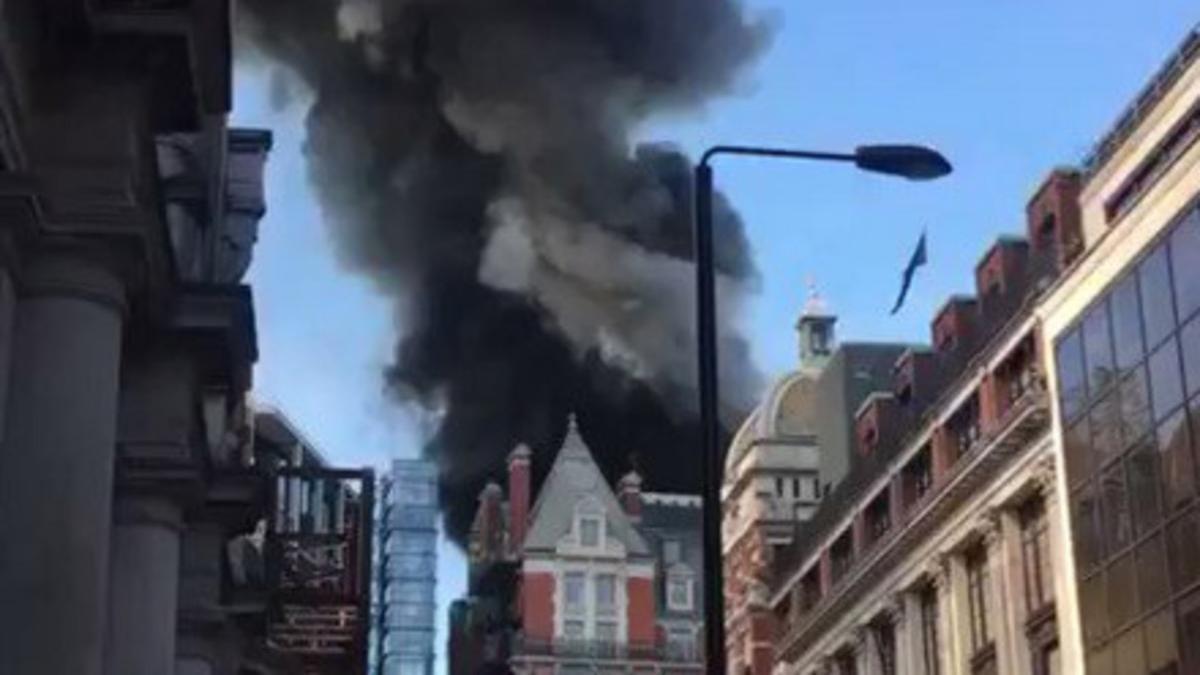 Imágenes del fuego en el centro de Londres