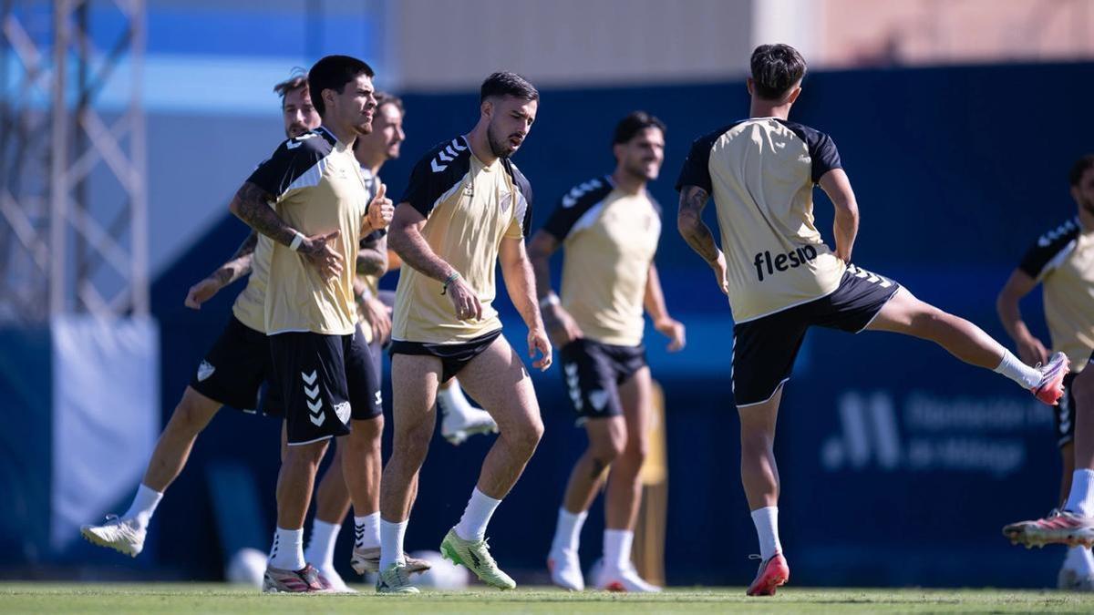 El Málaga CF se entrena sin recuperar lesionados a 48 horas de la visita a Getafe