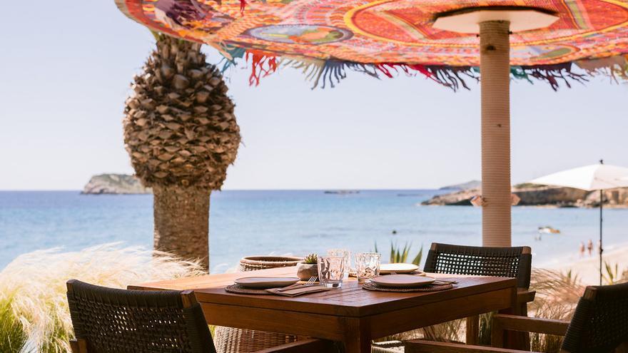 Sumérgete en la magia de Aiyanna Ibiza: Sabores únicos y bienestar total