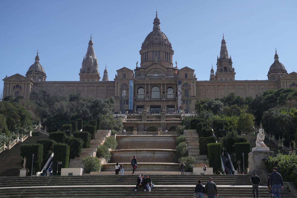 09/03/2026 La fachada exterior del MNAC, durante la presentación de la ampliación del museo MNAC, a 9 de marzo de 2026, en Barcelona, Catalunya (España). El MNAC abre una etapa decisiva con su cierre temporal y futura ampliación. Antes, presentará tres exposiciones temporales clave en 2026: una muestra sobre Sant Pere de Rodes y el Maestro de Cabestany, una revisión de piezas depositadas por el franquista SDPAN de origen desconocido, y la interpretación de Perejaume sobre el modernista Jujol. CULTURA David Zorrakino - Europa Press