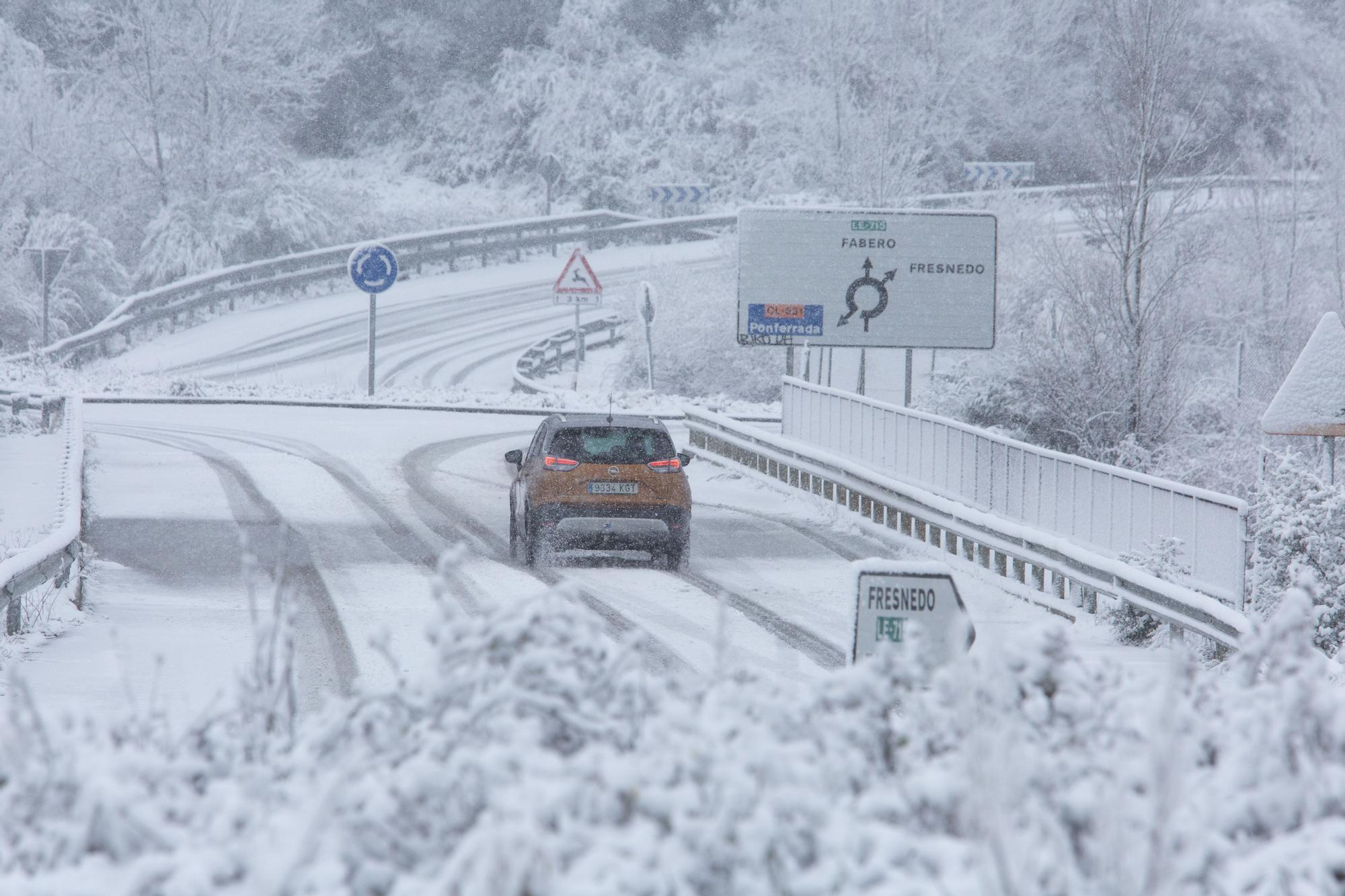 La primera nevada de la temporada en Castilla y León, en imágenes