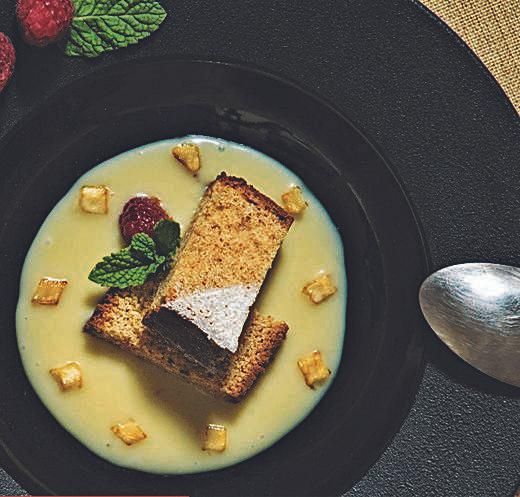Sopa de chocolate blanco, con bizcocho de escanda y tartar de manzana Autor: Alumnado de 1º CFGS y Eva Baídes (profesora) Escuela de Hostelería de Gijón