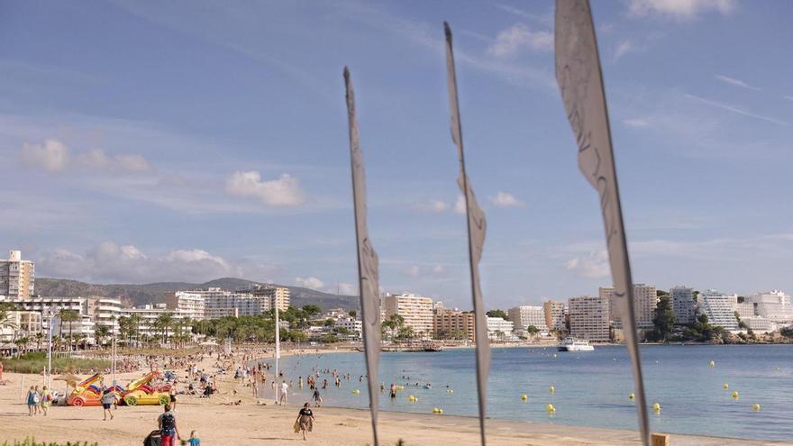 Los socorristas de Calvià denuncian las condiciones de las torres de vigilancia: "No son seguras"