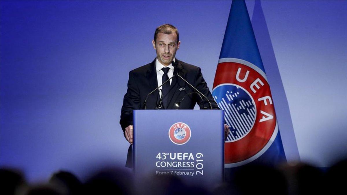 Ceferin pronuncia su discurso durante la celebración del 43 Congreso Ordinario de la UEFA