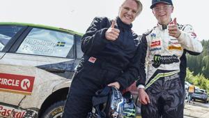 Oliver Solberg y su madre Pernilla