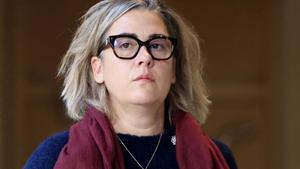 Caroline Darian, hija de Gisele Pelicot y Dominique en una de las jornadas del juicio celebrado en Avignon el pasado noviembre.