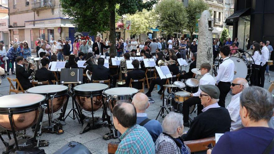 Las fiestas de O Calvario sobreviven sin atracciones | ALBA VILLAR