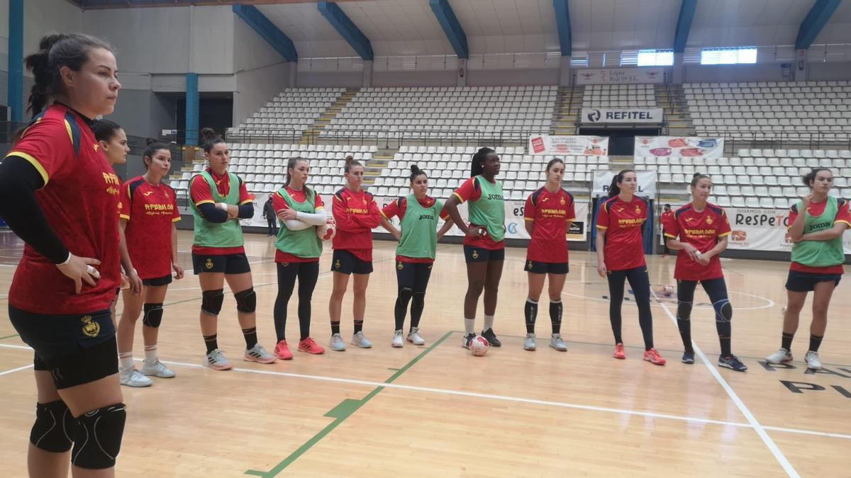 La selección española de balonmano llega a Llíria para preparar Preolímpico