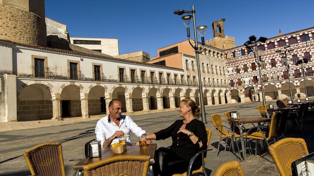 La colorida y recuperada plaza Alta de Badajoz.