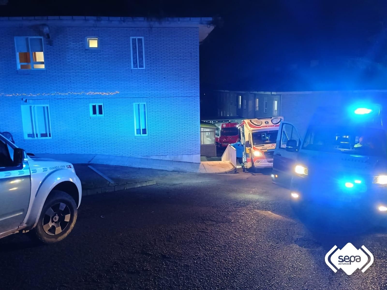 Así fue el incendio de madrugada en una residencia en Siero
