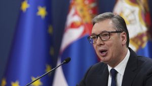 Les protestes contra el Govern serbi s’agreugen al carrer