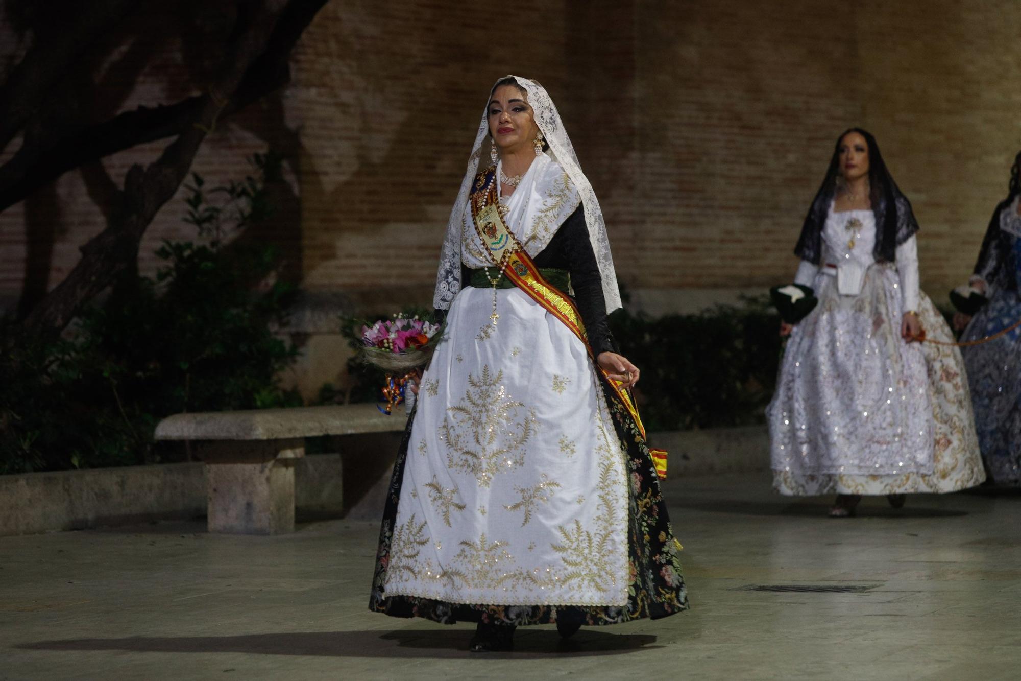 Búscate en el segundo día de la Ofrenda en la calle San Vicente entre las 23 y las 00 horas