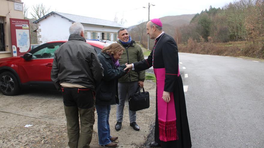GALERÍA | El obispo visita la Sanabria más periférica