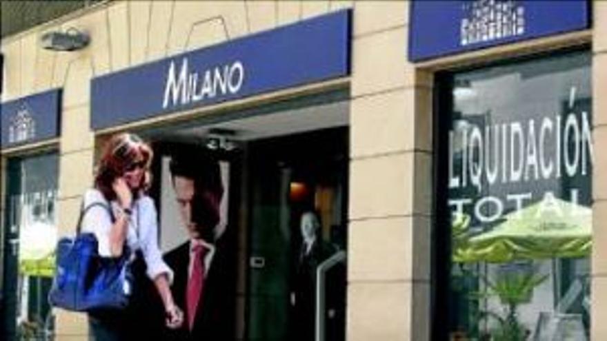 Milano liquida los trajes y echa el cierre en valencia