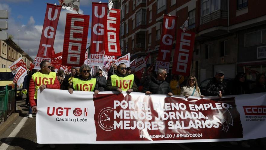 Primero de Mayo: Un millar de personas pide en Zamora &quot;pleno empleo para jóvenes&quot;