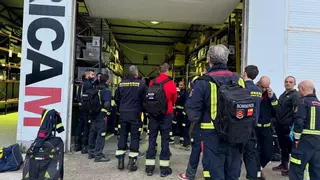 Los servicios madrileños trabajan a destajo en Valencia: Metro se suma a la EMT y los operarios de limpieza de Madrid