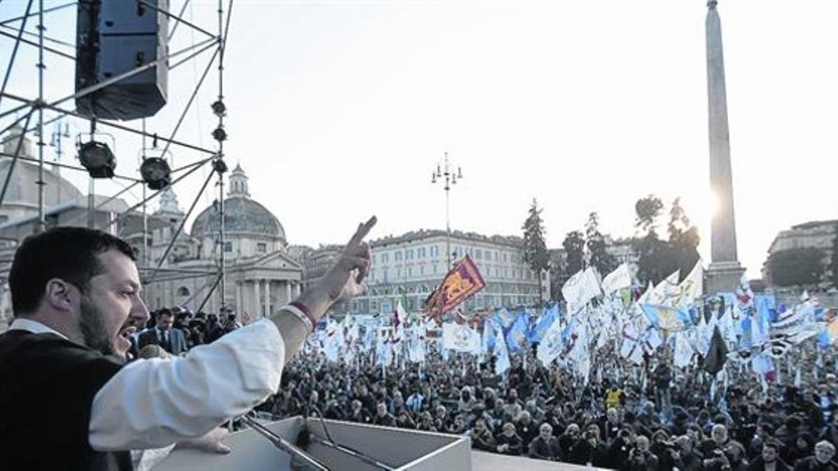 Matteo Salvini durante el discurso a sus seguidores en la plaza del Pueblo de Roma.