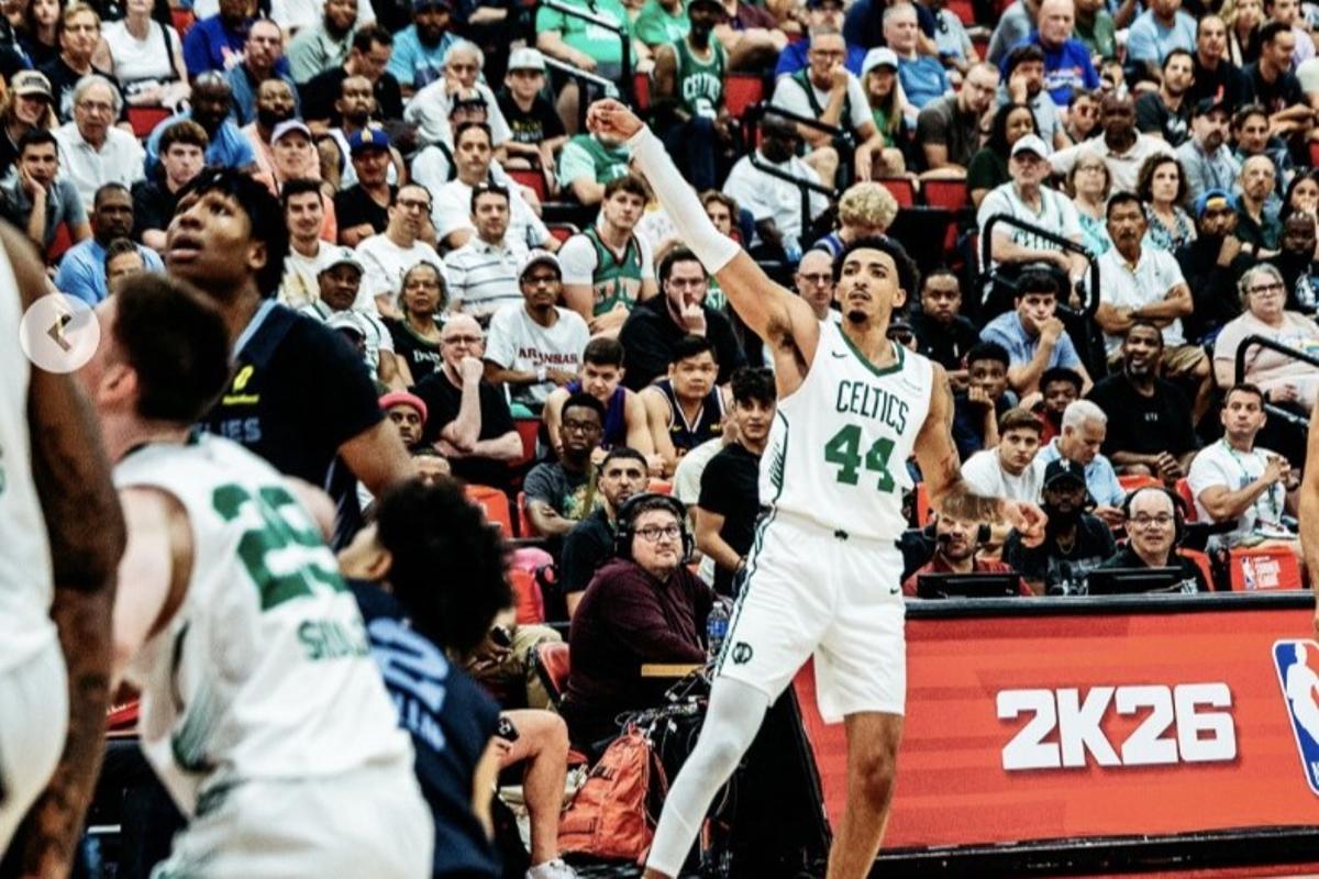 Miles Benjamin Morris disputó apenas tres encuentros con los Celtics jugando principalmente en su equipo de la G-League
