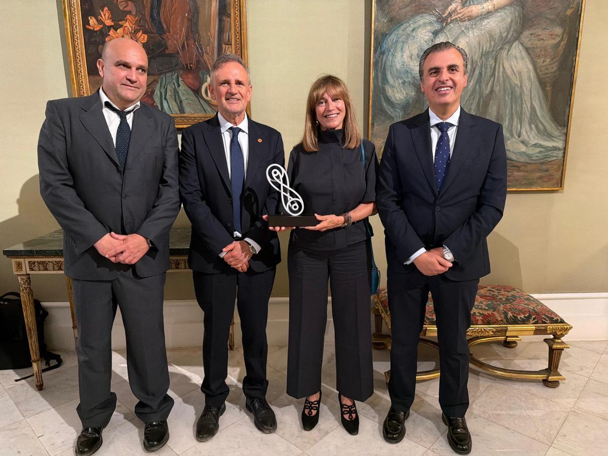 Alejandro Orfila, director del Imedea; Jaume Carot, rector de la UIB, Anna Traveset, y Antoni Vera, conseller de Educación
