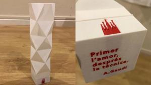 Una de las velas electrónicas repartidas entre el público en el acto del Papa en la Sagrada Família