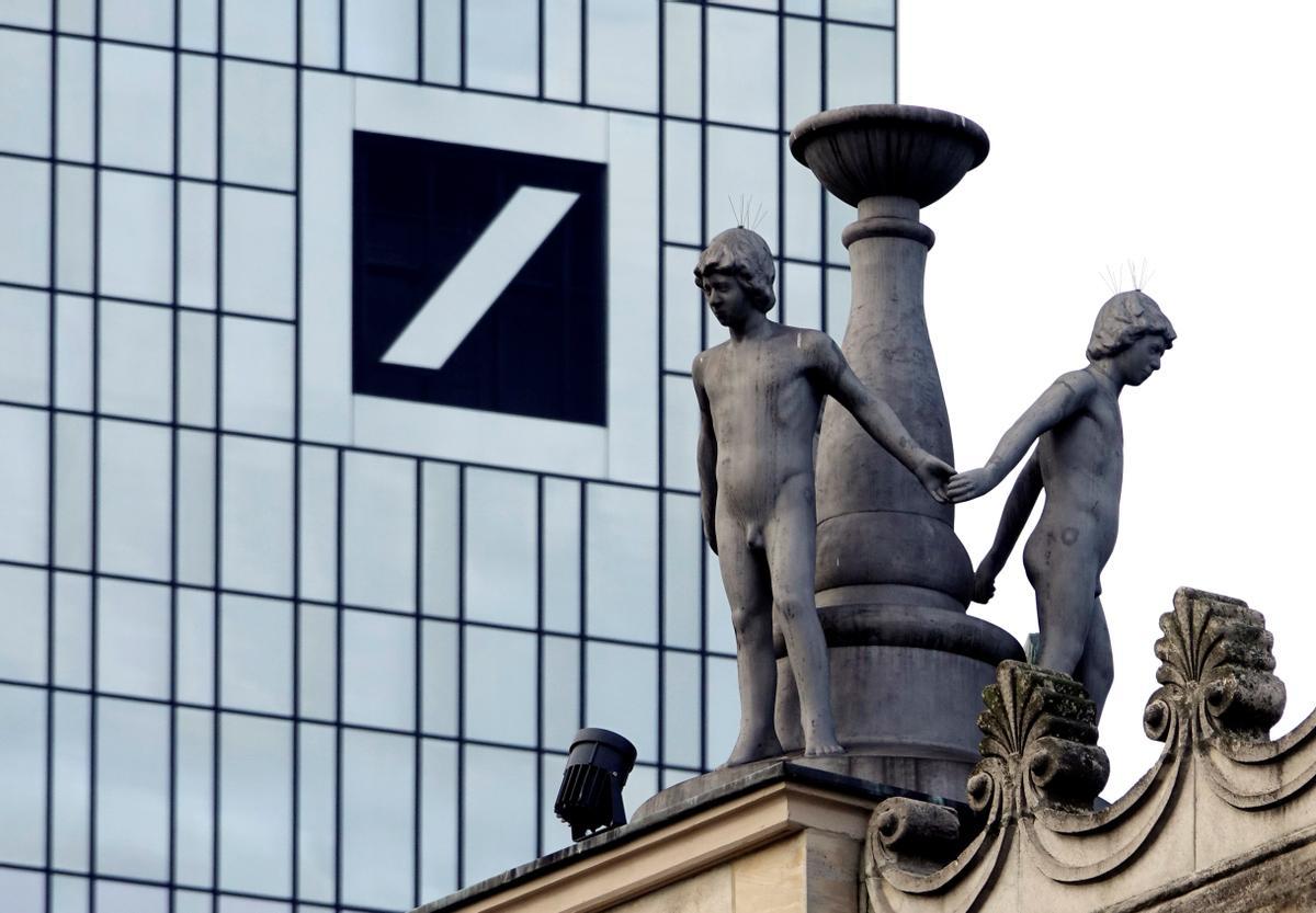 El logo del banco alemán Deutsche Bank en Fráncfort (Alemania), en una imagen de archivo.